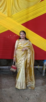 Priyanka . review photo