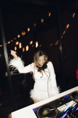 Molli Harris review photo