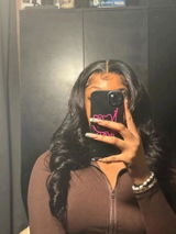 Shania Winston review photo