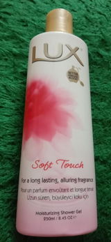 Hina Saif review photo