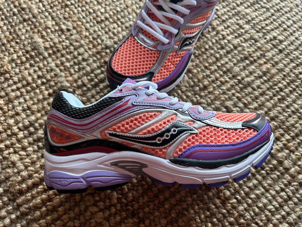 Saucony ProGrid Omni 9