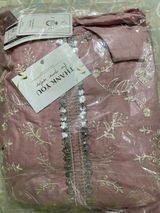 Saba Arshad review photo