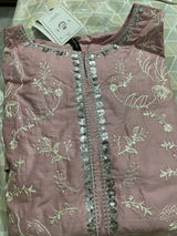 Saba Arshad review photo