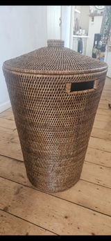 Rattan Tapered Laundry Basket / Hamper with Lid and Inset Handles