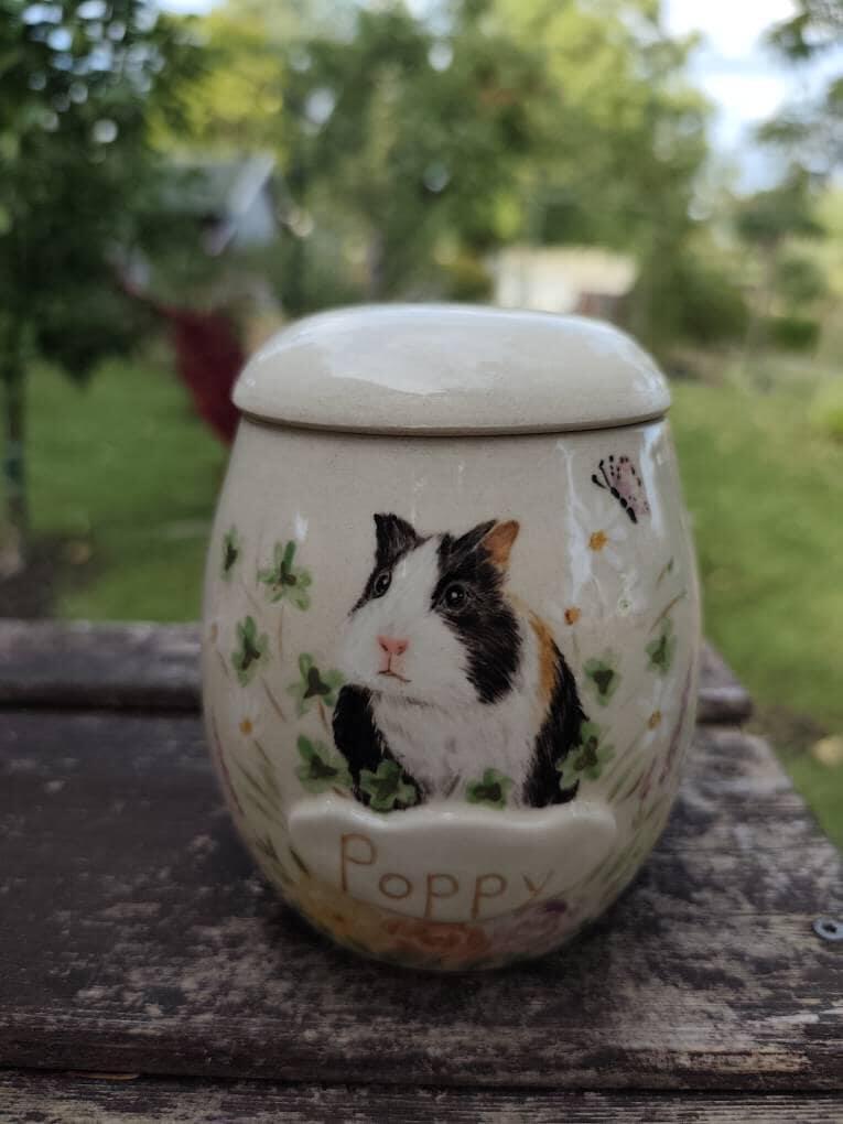 Custom Pet Portrait Ceramic Memorial Urn – Handmade Pet Ashes Keepsake