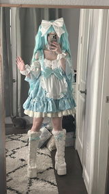 L. review photo