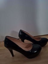 J. review photo