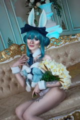 L. review photo