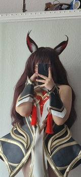 M. review photo