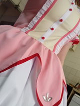 M. review photo