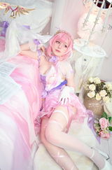 R. review photo