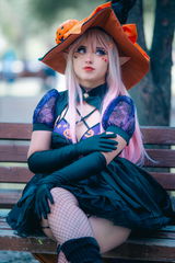 M. review photo
