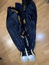 M. review photo
