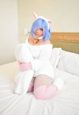 L. review photo