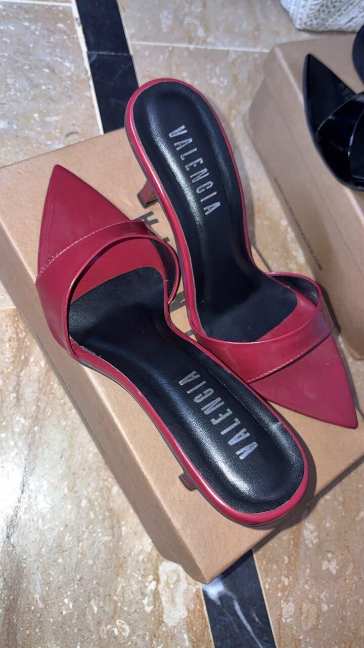 Olivia Black/Maroon Heel