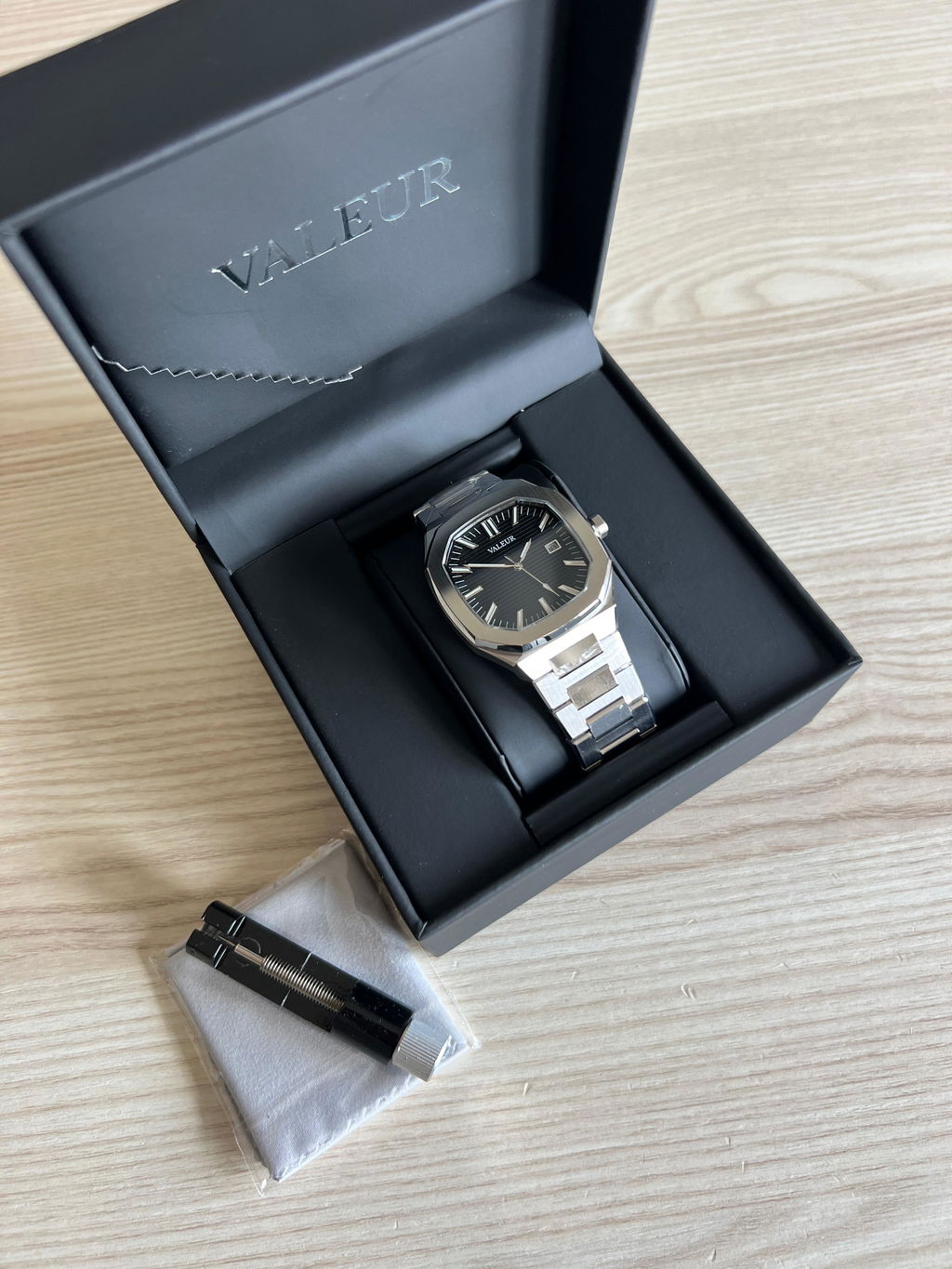 Valeur Noble 38 - Black Quartz