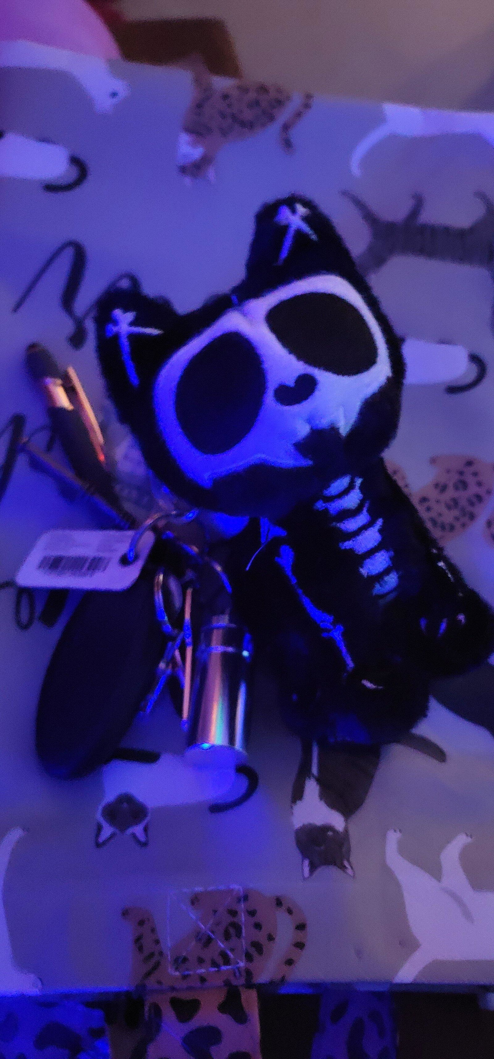 Skelekitty Plush Keychain – VampireFreaks