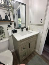 Hampton 30" Solid-Wood Vanity with Quartz Countertop