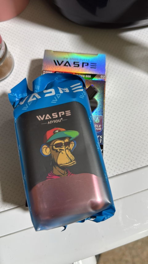 Vaper de 40.000 puffs con pantalla led  - recargable tipo c sabor Fresa Frambuesa Cereza + Love 666 - Larga Duración y Doble Sabor (Sin Nicotina)