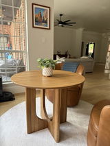 THE BENJAMIN - dining table
