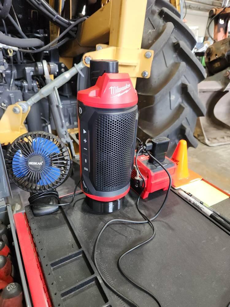 Magnetic Twist Lock Mount for PACKOUT Jobsite Speaker & Tumblers
