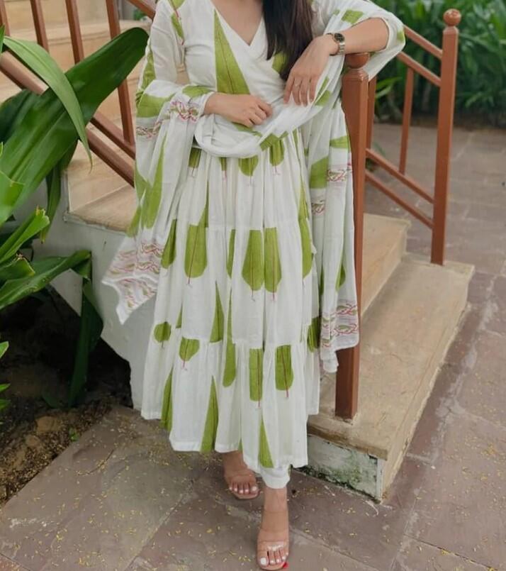 Priya Sharma review photo