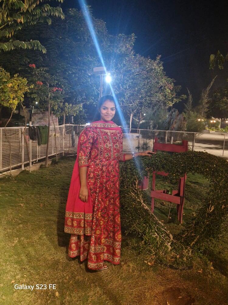 Shailu review photo