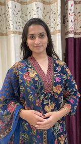 Shruti review photo