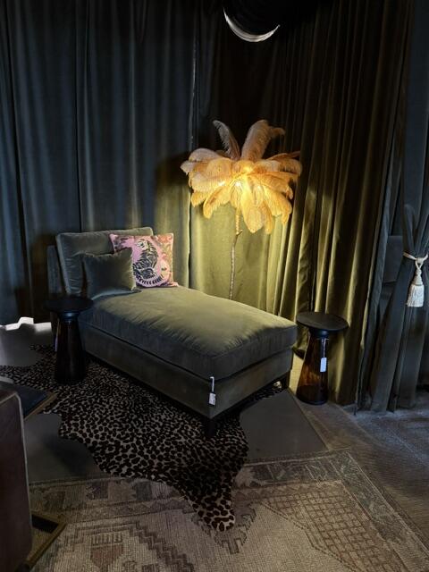 Ostrich Feather Floor Lamp Luxury, 16 Colors/Resin
