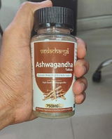 Vivaan Khanna review photo