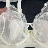 趙** review photo