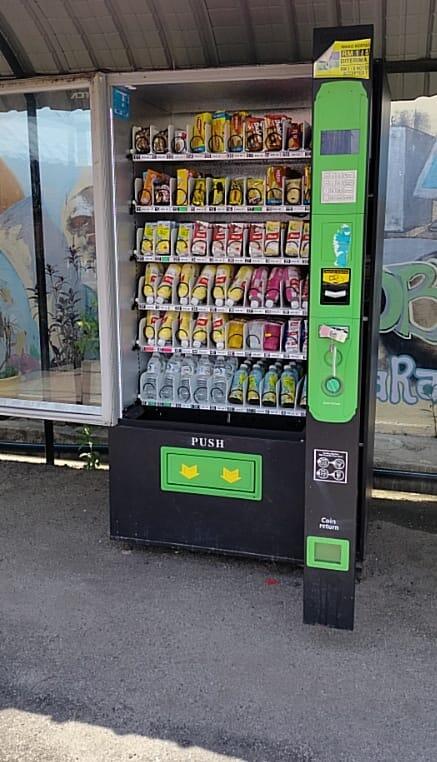 Mach 2.0 - Vending Machine - Snack & Drink Combo