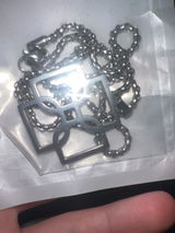 Leo review photo