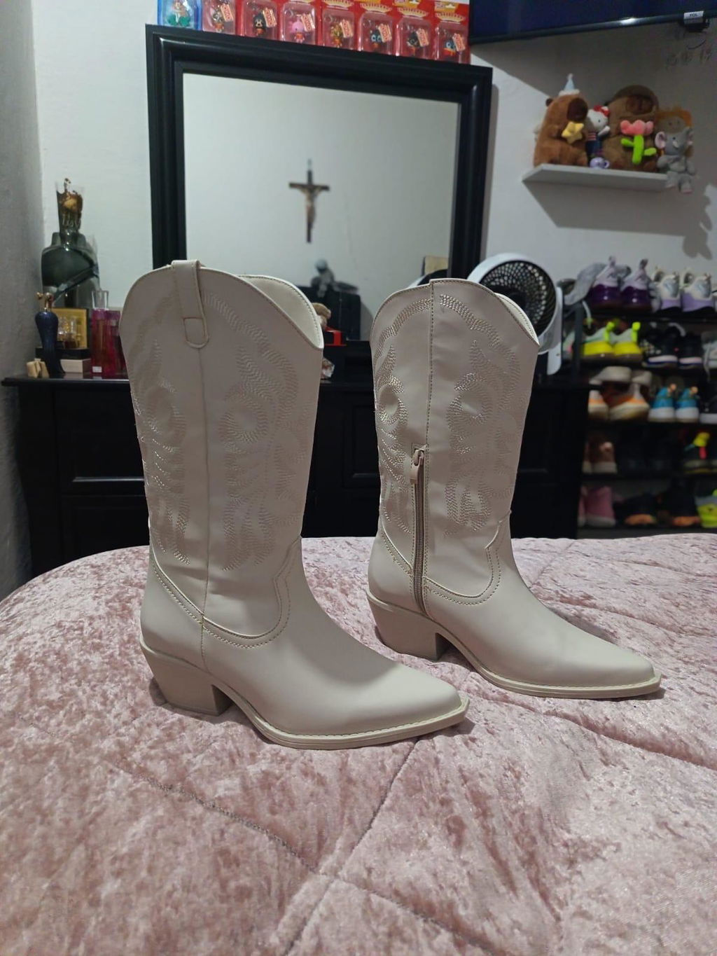 7989 BOTA ALTA BORDADA SABRINA