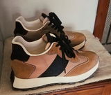 M review photo