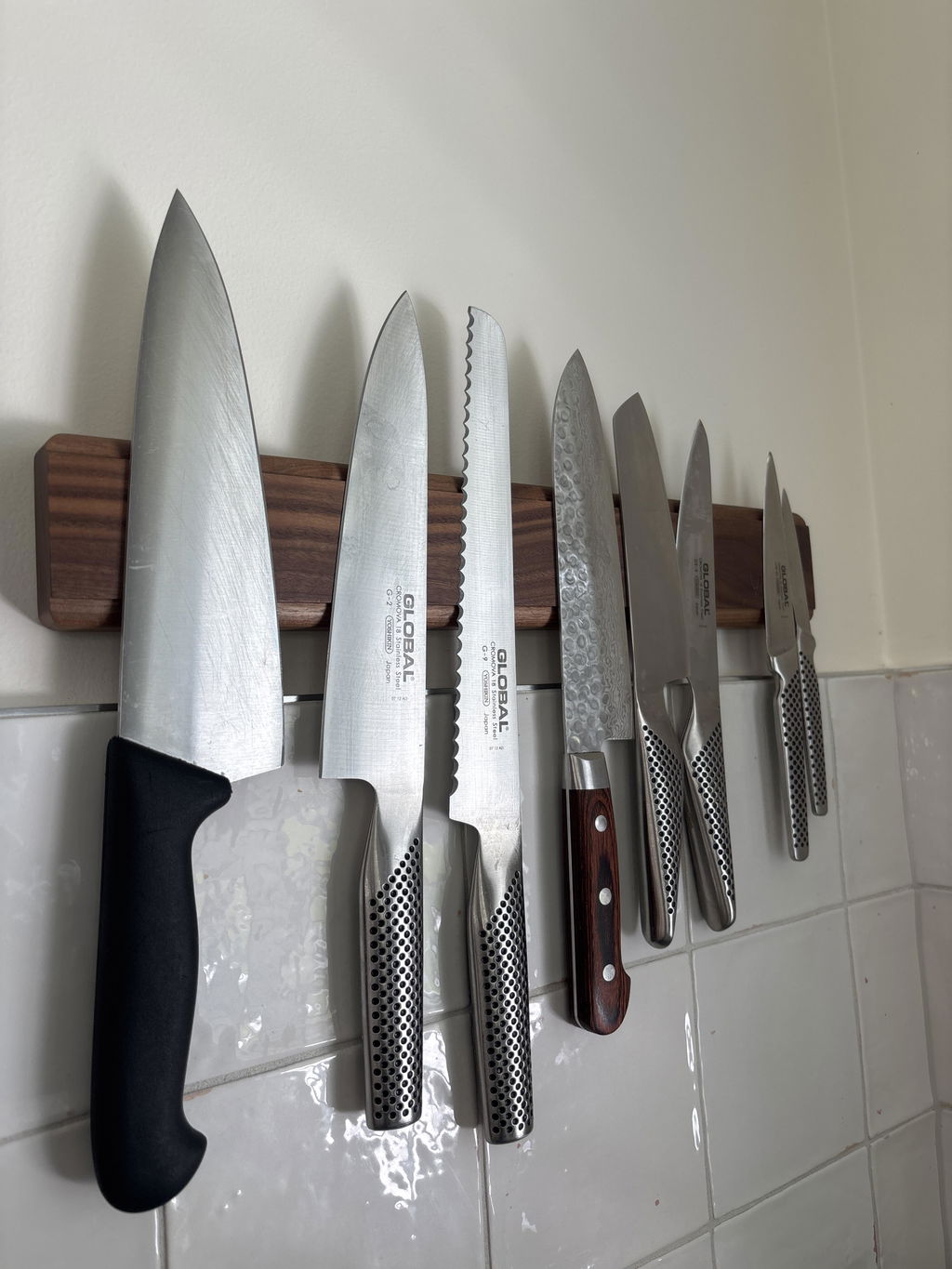 VEUR Black Walnut Magnetic Knife Holder