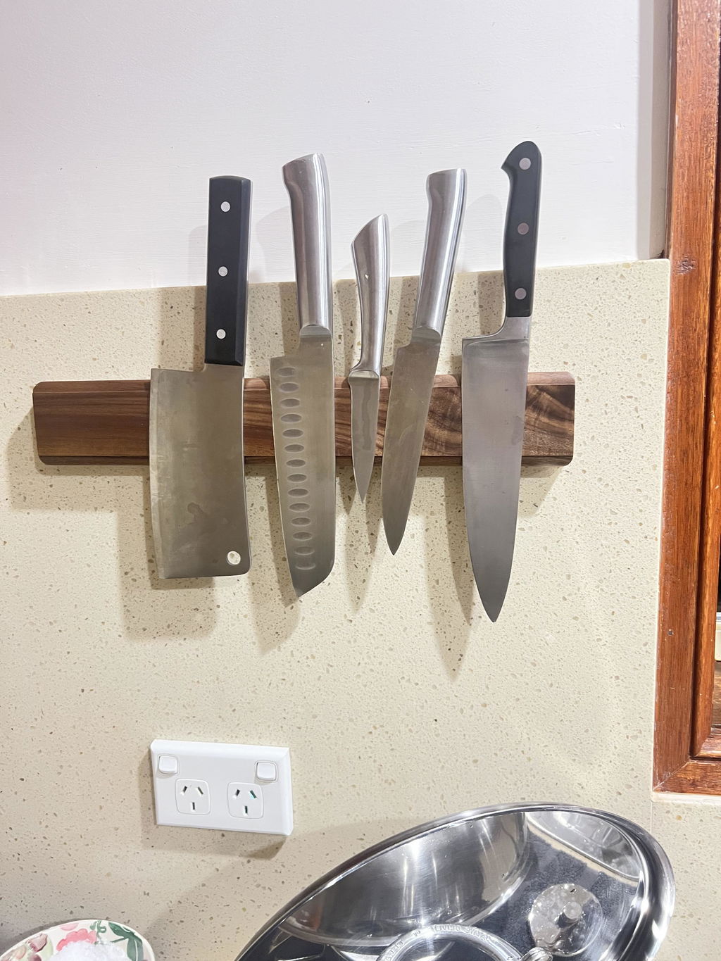 VEUR Black Walnut Magnetic Knife Holder