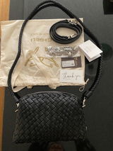 V from the Netherlands review photo