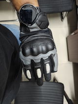 Abhishek Vishal review photo