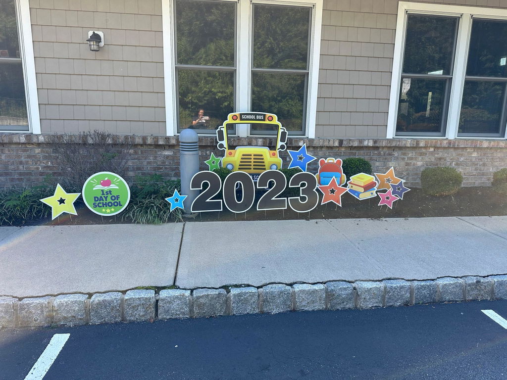 1st Day of School Yard Cards with School Bus Selfie Frame