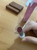 S.M. review photo