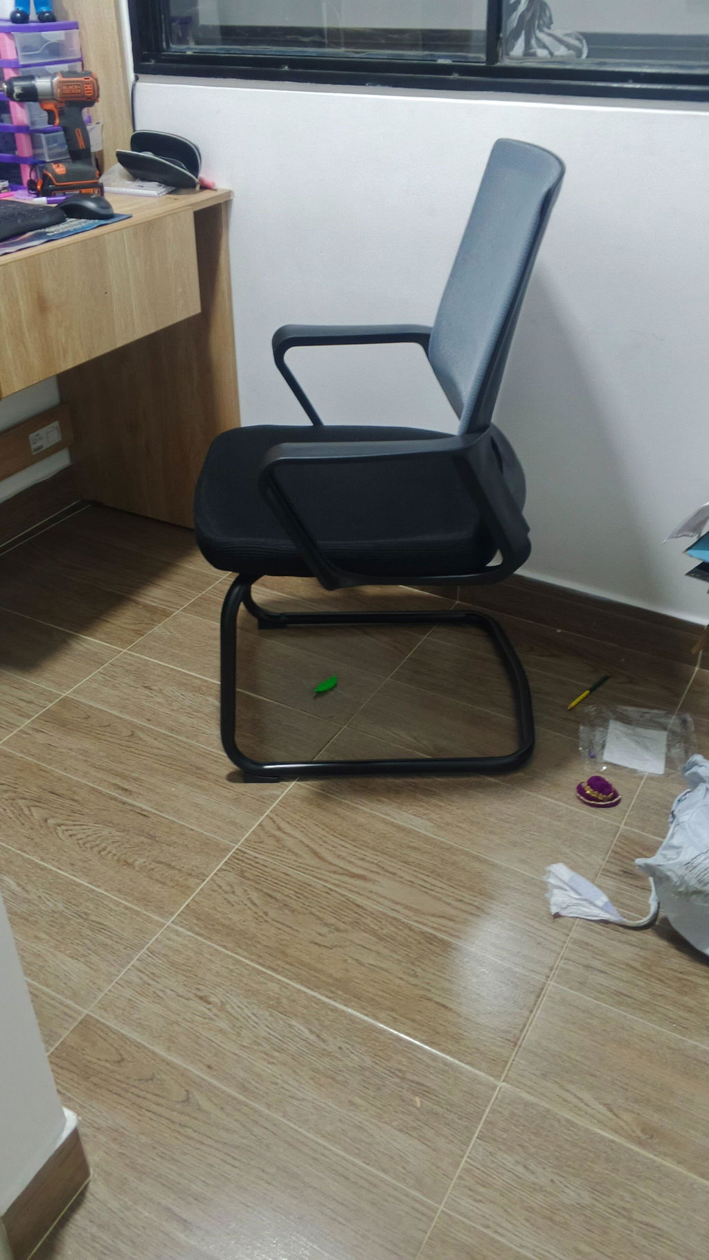 Silla de Escritorio Prestige, Gris, Ergonómica con Reposabrazos
