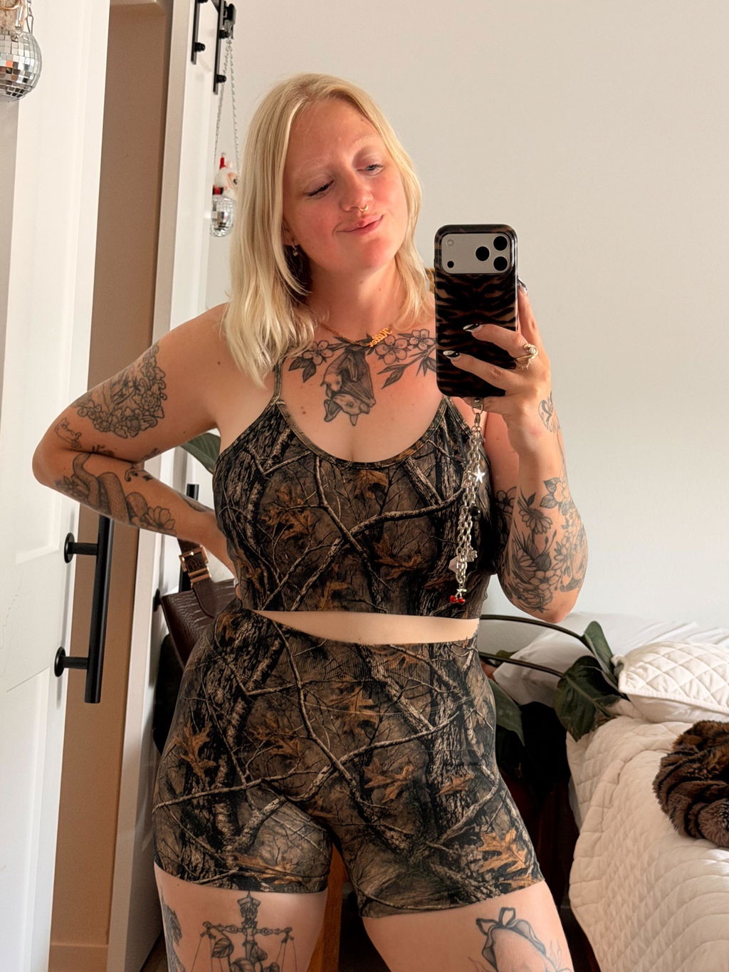 Pinnacle Seamless Scrunch Butt Shorts 4" - Forest Camo