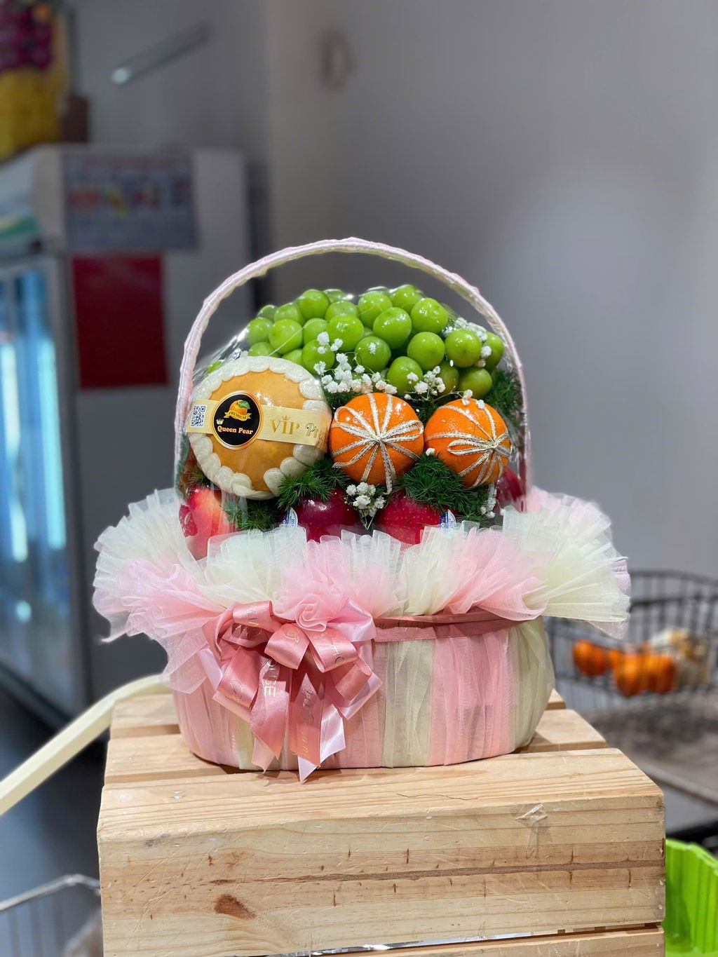 Giỏ Quà Trái Cây Lê, Quýt, Táo, Nho Gửi Trọn Yêu Thương Và Lời Cảm Ơn Đến Người Phụ Nữ Tuyệt Vời