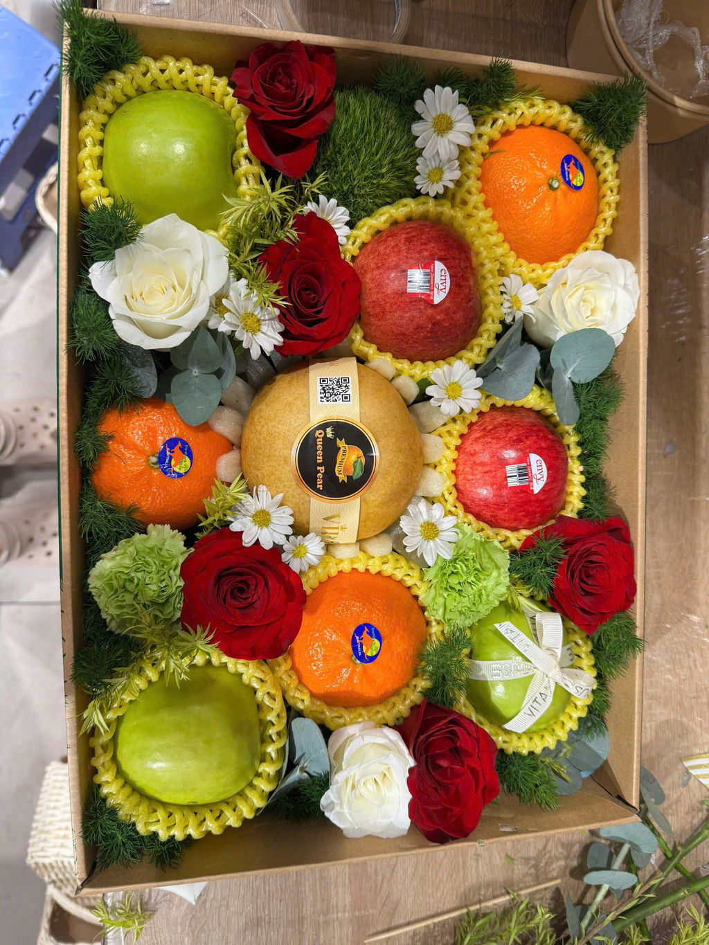 Hộp quà trái cây Bloom & Berry 26 - Táo Xanh, Lê, Quýt Tặng Ngày Của Mẹ