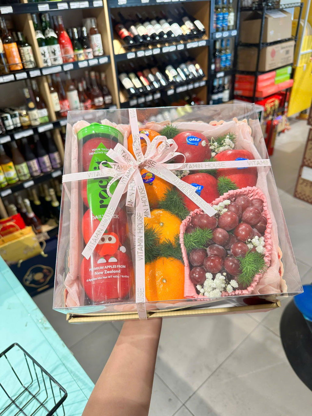 Hộp quà trái cây Bloom & Berry 11 - Việt Quất, Táo Rockit Tặng Chị Em Phụ Nữ
