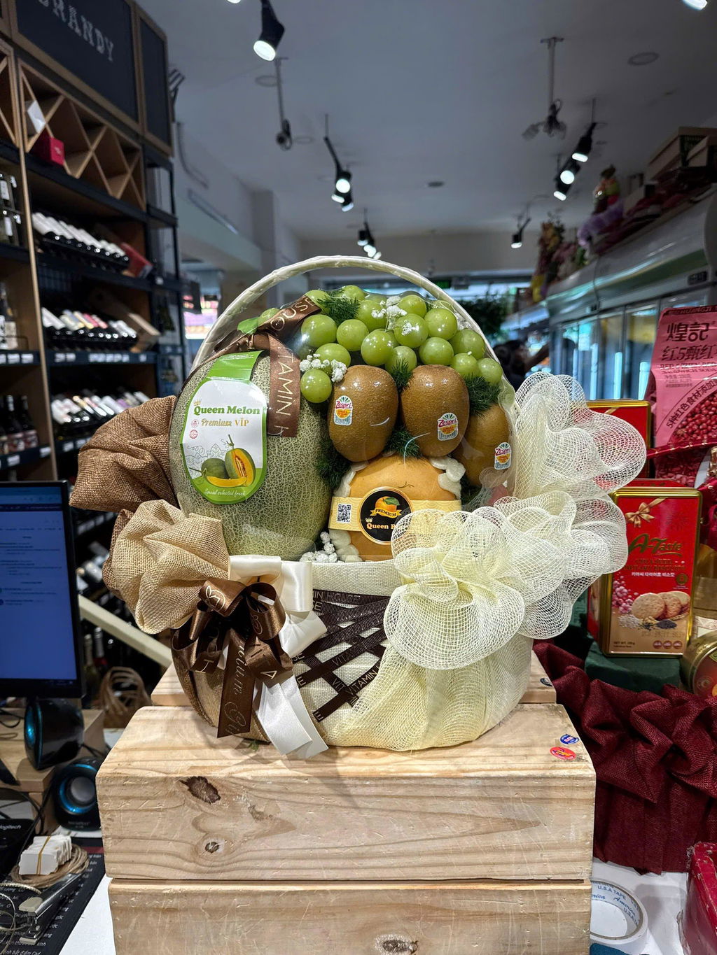 Giỏ Quà Trái Cây Dưa Lưới, Táo, Kiwi Đi Đám Giỗ