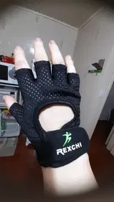 Y**** review photo