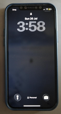 Buyer’s photo: front of the iPhone 12 Pro on the lock screen