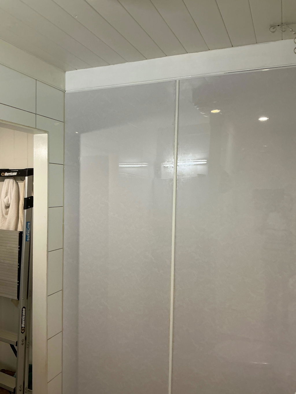Pearl White Bathroom Wall Panel